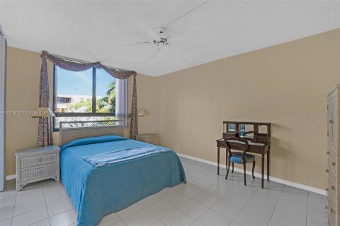 Купить кондоминиум в Ки-Бискейн, Флорида 2 спальни, 148.64м2, № 967320 - фото 9