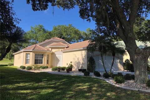 Villa ou maison à louer à Punta Gorda, Floride: 2 chambres, 117.61 m2 № 217404 - photo 1