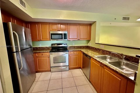 Condo in North Miami, Florida, 3 bedrooms  № 1294742 - photo 21