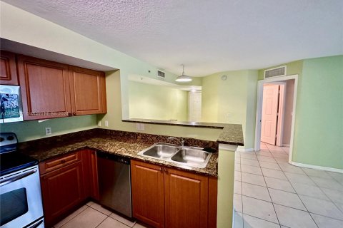 Condo in North Miami, Florida, 3 bedrooms  № 1294742 - photo 20