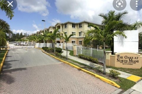 Condominio en venta en North Miami, Florida, 3 dormitorios, 100.24 m2 № 1294742 - foto 12