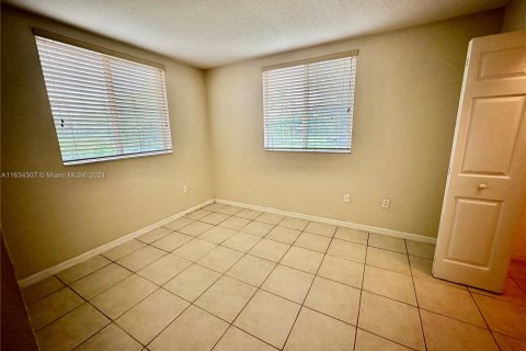 Condo in North Miami, Florida, 3 bedrooms  № 1294742 - photo 18