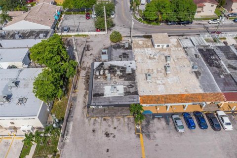 Commercial property in Hialeah, Florida № 1294815 - photo 30