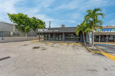 Immobilier commercial à vendre à Hialeah, Floride № 1294815 - photo 1