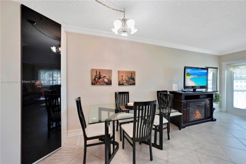 Condo in Hallandale Beach, Florida, 1 bedroom  № 1294743 - photo 3