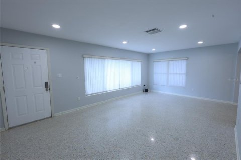 House in Clearwater, Florida 3 bedrooms, 143.53 sq.m. № 1344916 - photo 14