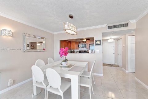 Copropriété à vendre à Hallandale Beach, Floride: 1 chambre, 68.56 m2 № 1306047 - photo 5