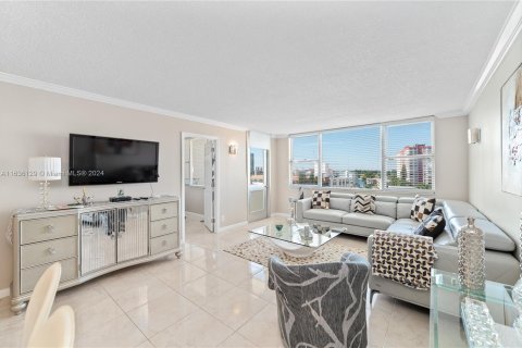 Copropriété à vendre à Hallandale Beach, Floride: 1 chambre, 68.56 m2 № 1306047 - photo 3