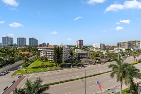 Condo in Hallandale Beach, Florida, 1 bedroom  № 1306047 - photo 7