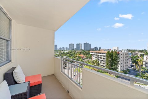 Copropriété à vendre à Hallandale Beach, Floride: 1 chambre, 68.56 m2 № 1306047 - photo 8