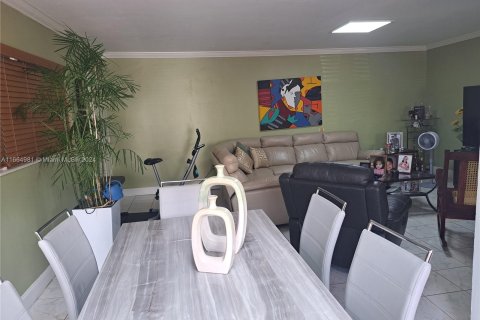 Copropriété à vendre à North Miami, Floride: 2 chambres, 87.14 m2 № 1377275 - photo 6