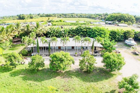 Propiedad comercial en venta en Miami, Florida № 1377184 - foto 6