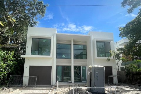 Adosado en venta en Miami, Florida, 3 dormitorios, 173.82 m2 № 1377186 - foto 2