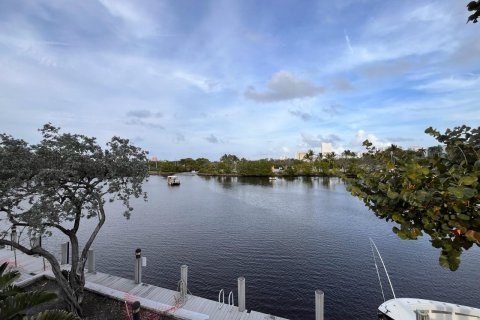 Copropriété à vendre à Fort Lauderdale, Floride: 2 chambres, 124.86 m2 № 1097503 - photo 5