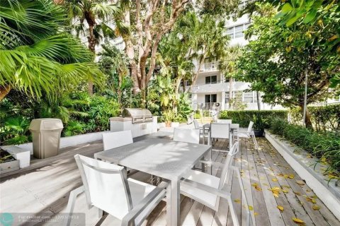 Condo in Fort Lauderdale, Florida, 2 bedrooms  № 1097503 - photo 14