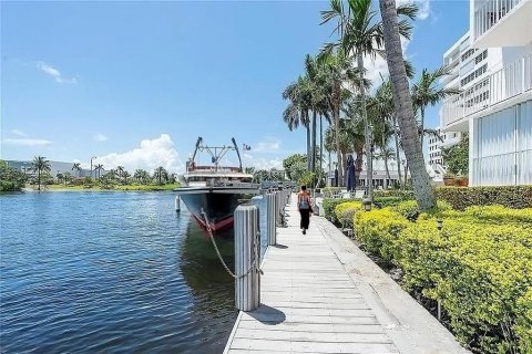 Copropriété à vendre à Fort Lauderdale, Floride: 2 chambres, 124.86 m2 № 1097503 - photo 1