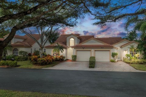 House in Delray Beach, Florida 2 bedrooms, 140.84 sq.m. № 878792 - photo 2