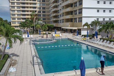 Condominio en venta en Miami Beach, Florida, 47.38 m2 № 39634 - foto 2