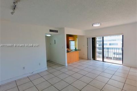 Condominio en venta en Miami Beach, Florida, 1 dormitorio, 68.75 m2 № 26009 - foto 1