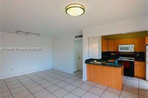 Condominio en venta en Miami Beach, Florida, 1 dormitorio, 68.75 m2 № 26009 - foto 3