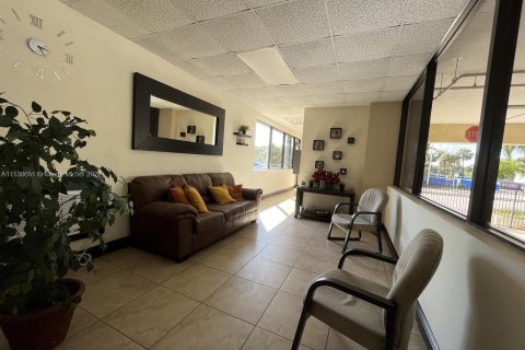 Condominio en venta en Miami Beach, Florida, 1 dormitorio, 68.75 m2 № 26009 - foto 14