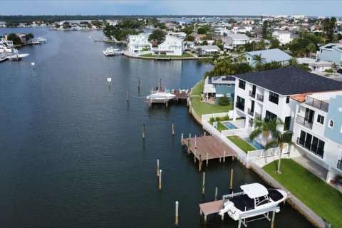 Casa en venta en Redington Shores, Florida, 4 dormitorios, 169.08 m2 № 1385102 - foto 4