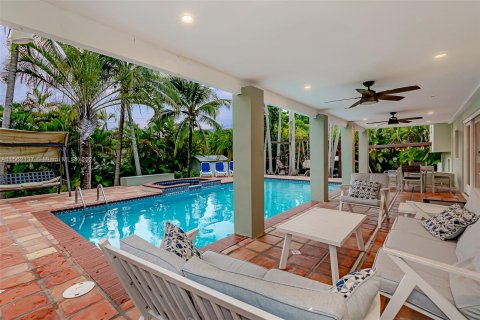 Casa en venta en Pinecrest, Florida, 4 dormitorios, 173.73 m2 № 1096171 - foto 1
