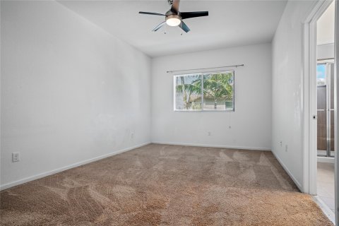 Townhouse in Oakland Park, Florida 3 bedrooms, 125.33 sq.m. № 1151594 - photo 17