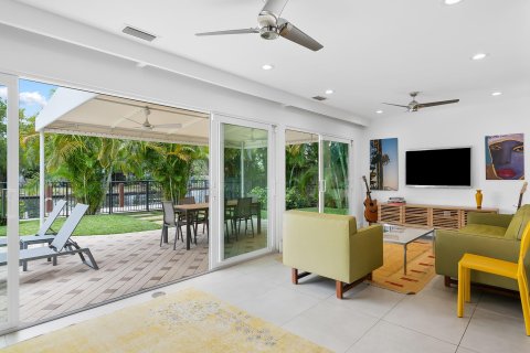 House in Wilton Manors, Florida 3 bedrooms, 198.07 sq.m. № 1151640 - photo 26