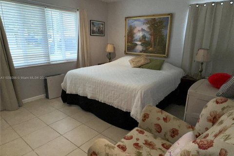 House in Dania Beach, Florida 2 bedrooms, 99.59 sq.m. № 1081071 - photo 18
