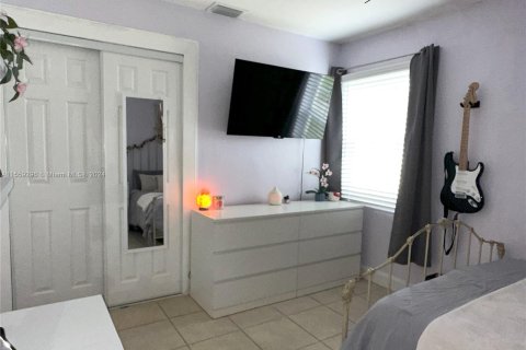 Casa en venta en Dania Beach, Florida, 2 dormitorios, 99.59 m2 № 1081071 - foto 14