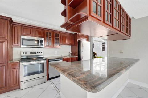 Condominio en venta en Fort Lauderdale, Florida, 2 dormitorios, 92.9 m2 № 1117940 - foto 22