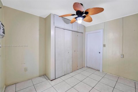 Immobilier commercial à vendre à Miami, Floride: 129.51 m2 № 1345389 - photo 12