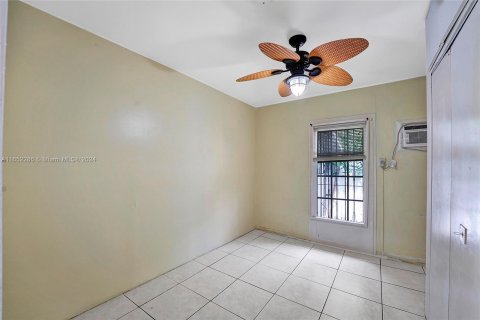 Immobilier commercial à vendre à Miami, Floride: 129.51 m2 № 1345389 - photo 11