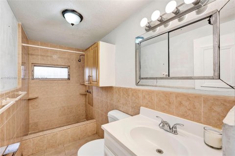 Immobilier commercial à vendre à Miami, Floride: 129.51 m2 № 1345389 - photo 14