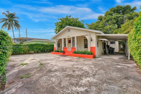 Propiedad comercial en venta en Miami, Florida, 129.51 m2 № 1345389 - foto 26