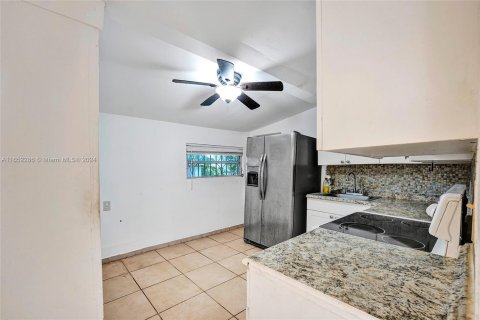 Immobilier commercial à vendre à Miami, Floride: 129.51 m2 № 1345389 - photo 16