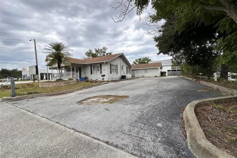 Commercial property in Winter Haven, Florida 9 bedrooms, 320.14 sq.m. № 1382348 - photo 12