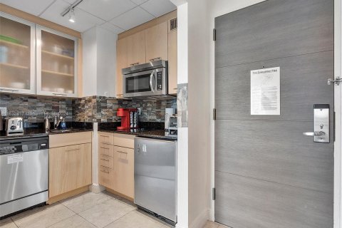 Condo in Fort Lauderdale, Florida, 1 bedroom  № 1294643 - photo 10