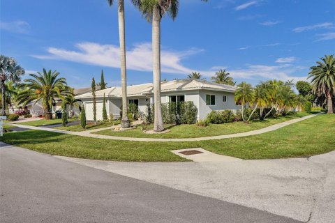 Villa ou maison à vendre à Weston, Floride: 3 chambres, 212.75 m2 № 1099278 - photo 4