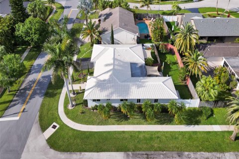 Villa ou maison à vendre à Weston, Floride: 3 chambres, 212.75 m2 № 1099278 - photo 3