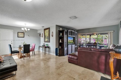 Villa ou maison à vendre à Weston, Floride: 3 chambres, 212.75 m2 № 1099278 - photo 7