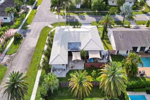 Villa ou maison à vendre à Weston, Floride: 3 chambres, 212.75 m2 № 1099278 - photo 2