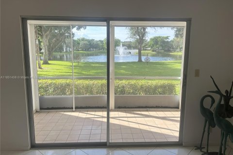 Copropriété à vendre à Coconut Creek, Floride: 2 chambres, 107.4 m2 № 1333626 - photo 14