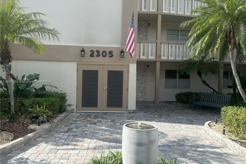 Condominio en venta en Coconut Creek, Florida, 2 dormitorios, 107.4 m2 № 1333626 - foto 1