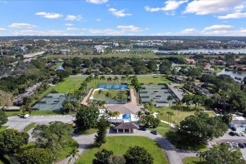 Copropriété à vendre à Wellington, Floride: 2 chambres, 130.06 m2 № 1186291 - photo 1