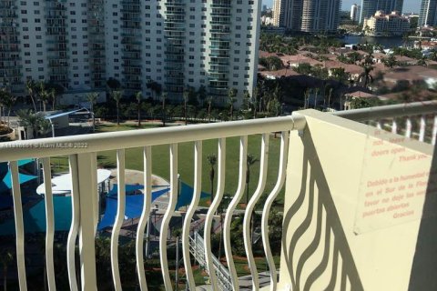 Condominio en venta en Sunny Isles Beach, Florida, 38.09 m2 № 190593 - foto 1