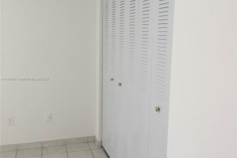 Купить кондоминиум в Хайалиа, Флорида 2 спальни, 83.61м2, № 707748 - фото 8