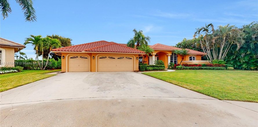 House in Wellington, Florida 6 bedrooms, 290.41 sq.m. № 809968