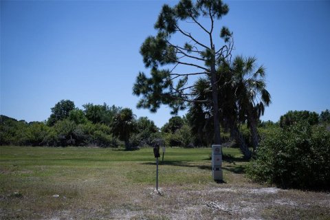 Terreno en venta en North Port, Florida № 1108557 - foto 1